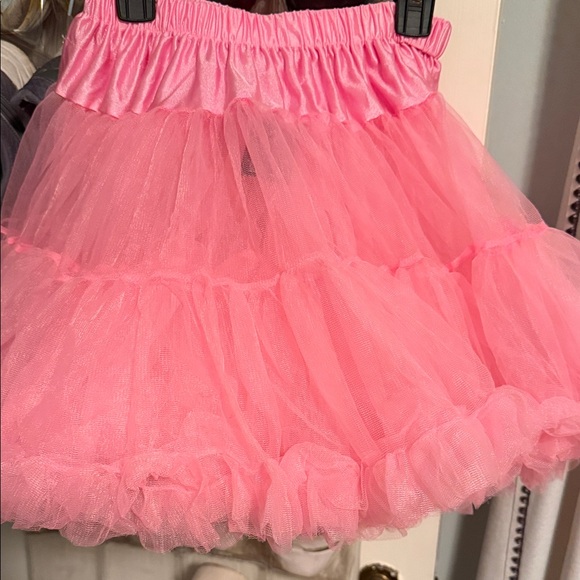 Leg Avenue Vibrant Pink Tulle Skirt - Picture 2 of 2